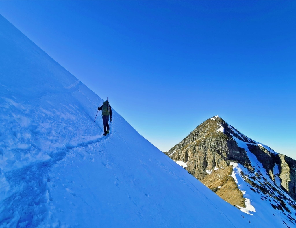 雪山單登~雪登雪山主峰~綿長陡峭，險峻又美麗的非傳統路線，站