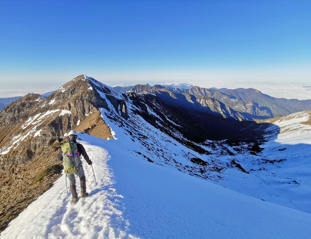 雪山單登~雪登雪山主峰~綿長陡峭，險峻又美麗的非傳統路線，站