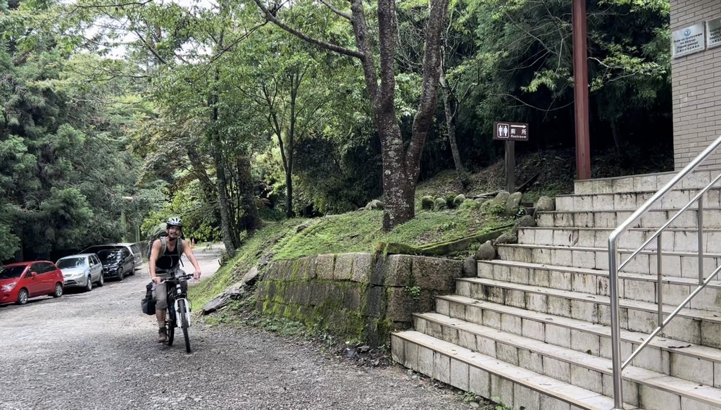 大鹿林道東線 騎自行車露營趣（馬達拉溪登山口宿營地2天1夜）