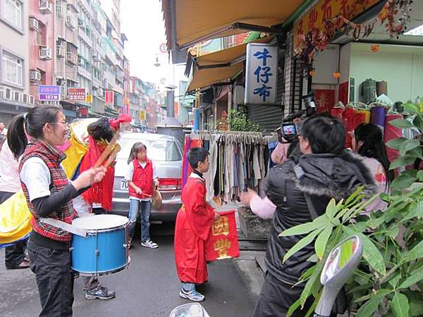 1000212_舞獅呈祥遊社區_224.JPG