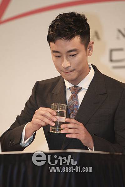 111130_jujihoon_04.jpg