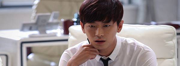 1348555440-1617421264