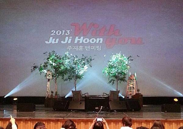 BKhZaITCUAE_nbW.jpg large