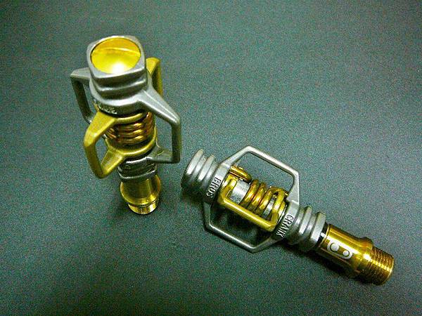 Crank brothers egg beater 4TI(鈦合金) Crank brothers egg beater 4TI(鈦合金)