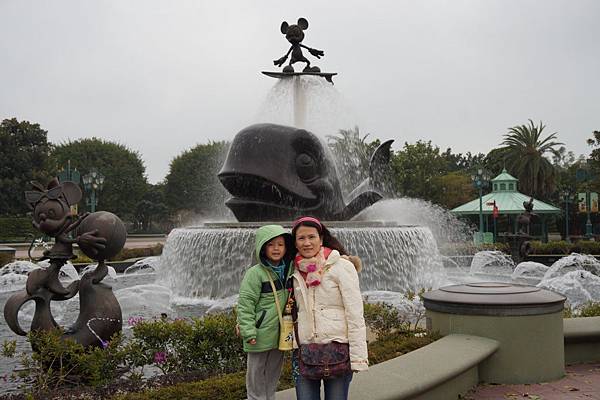 Disneyland 大門噴泉