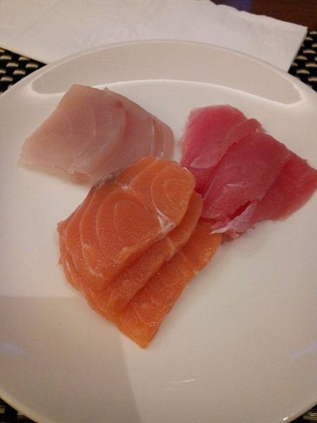 鮪魚+鮭魚+旗魚生魚片.jpg