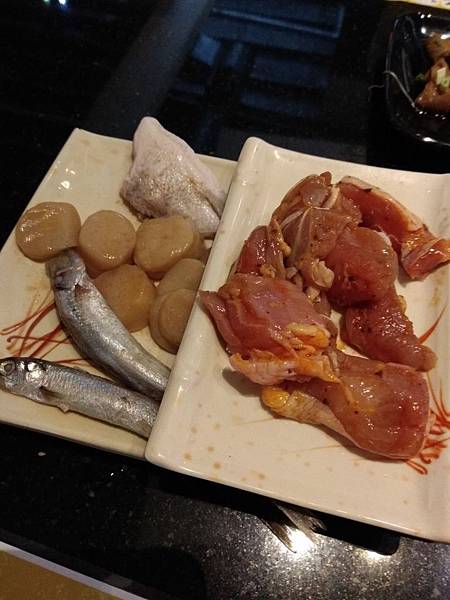 石頭-柳葉魚＋魚下巴＋干貝＋三杯雞.jpg