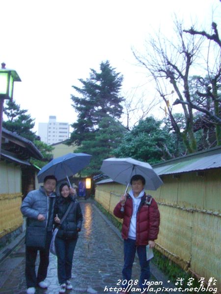 下雨顯得有點冷清