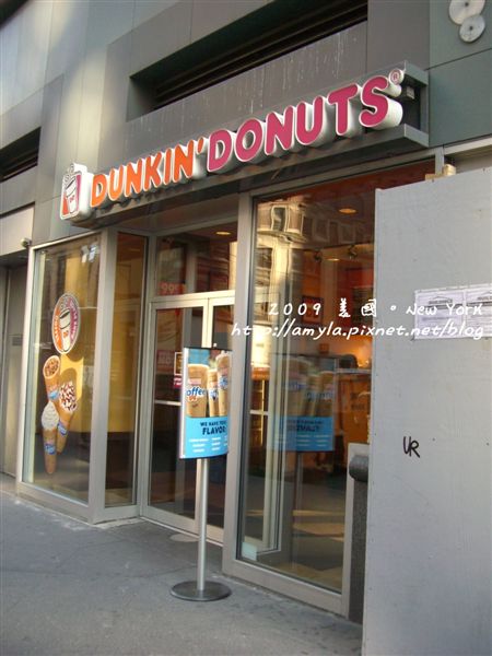 吃Dunkin donut的早餐