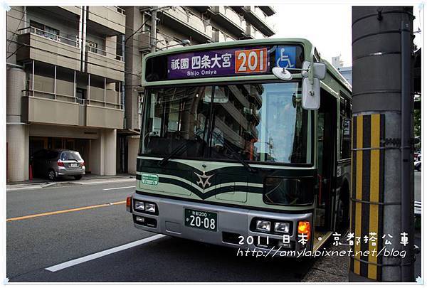 我們搭的201號公車