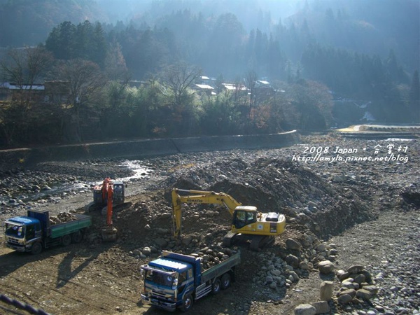 庄川不知道為什麼在整修