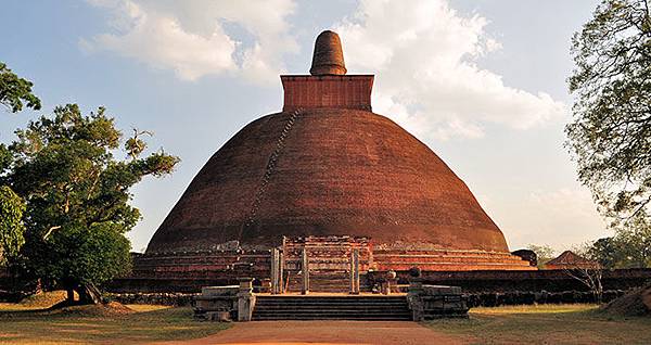 Jetavaranama-Dagoba-Stupa_Anuradhapura_sri-lanka