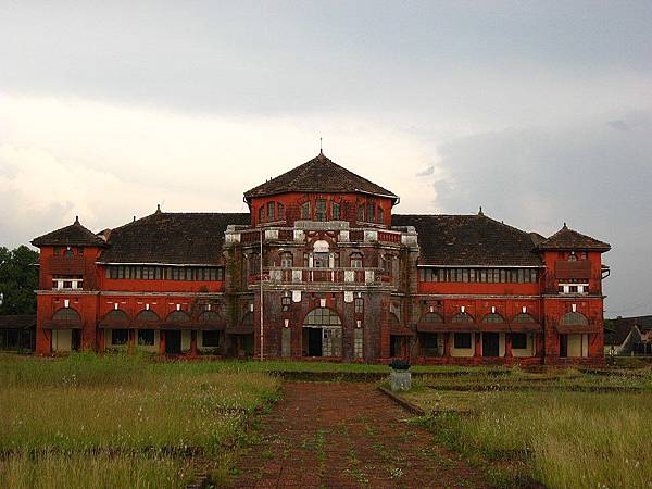 1024px-Thibaw_Palace