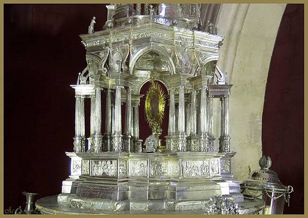 1144 6 Juan de Arfe-Custodia procesional-Mus Dioc y Cat Valladolid.jpg