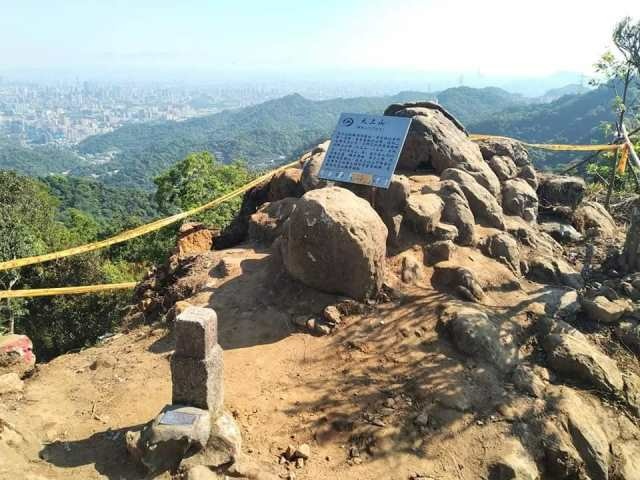 111041003.jpg 111041003.jpg