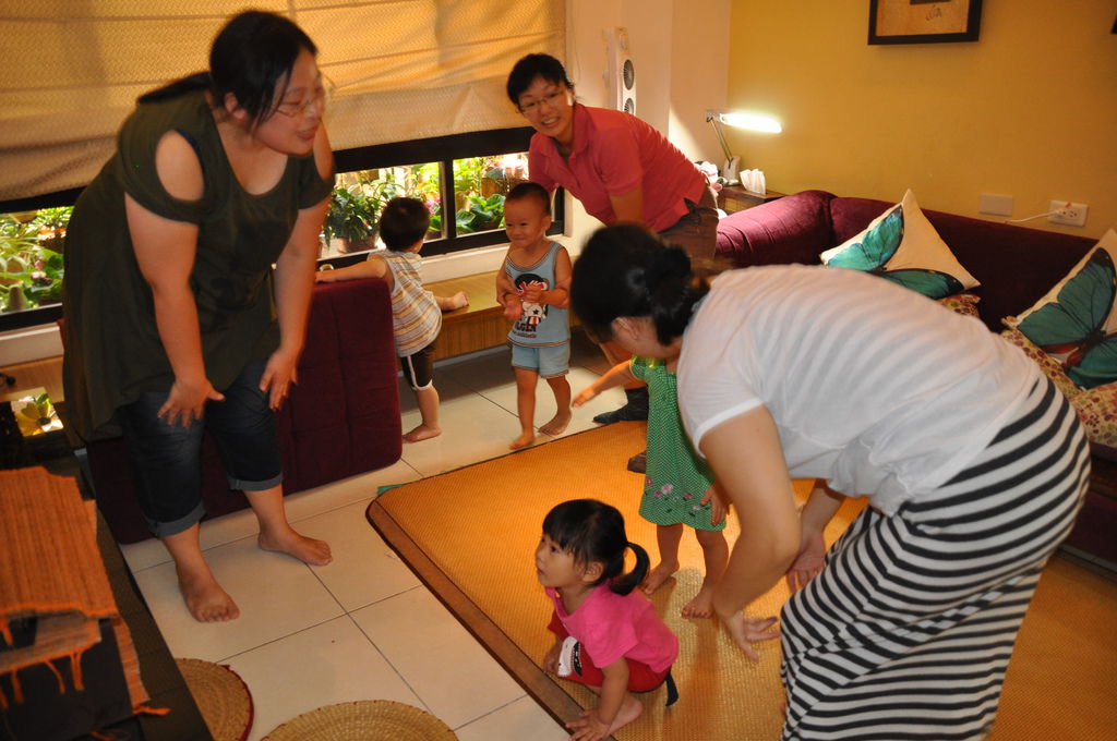 DSC_0146 再溫習一次,跳 head soulder knees and toes DSC_0146 再溫習一次,跳 head soulder knees and toes