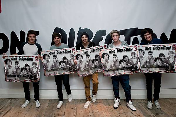 ONE DIRECTION PRESENTED WITH  PLAQUES FOR 12 MILLION SALES IN LESS THAN A YEAR AUGUST 2 2012 - PHOTO  CREDIT CHRIS LOPEZ