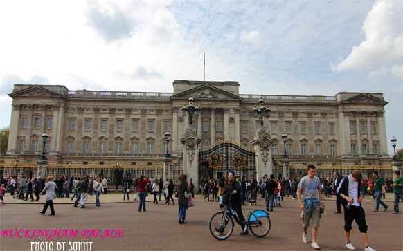 Buckingham Palace 1.jpg