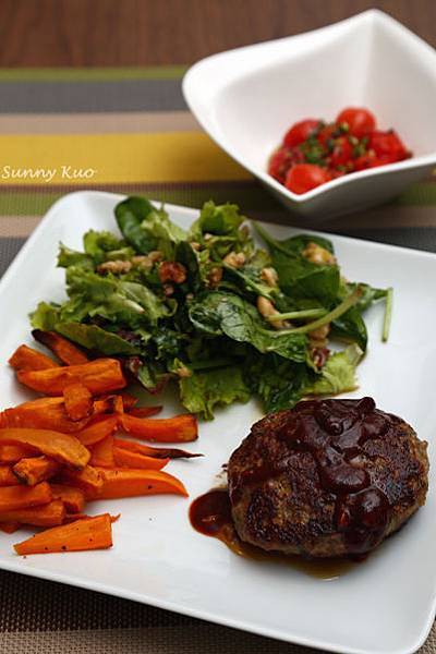 Burger Steak with Roasted Tomatoes