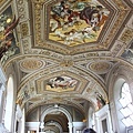 Vatican Museum17.jpg