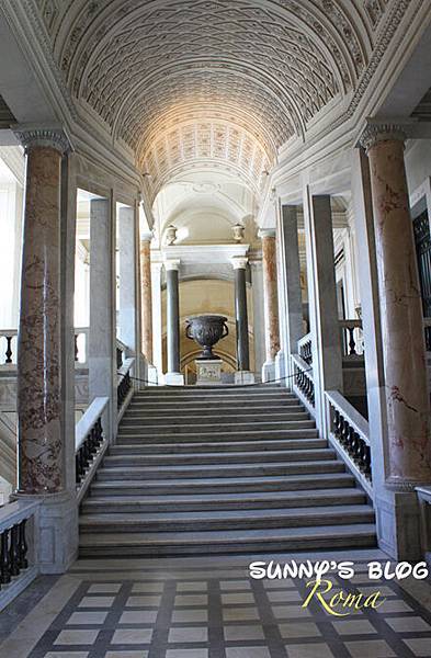 Vatican Museum16.jpg