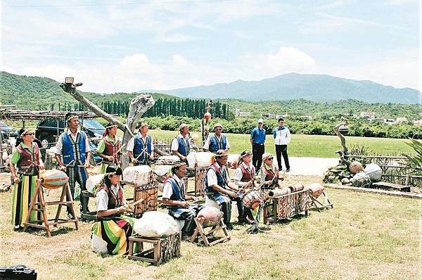 12353D02-1C38-4D7B-BD77-4161C46D9670