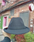 上海第二天,體會了第一次在出國冒險的時候買帽子!
