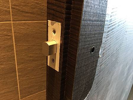 隱藏門鎖-02.JPG 隱藏門鎖-02.JPG