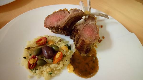 DSC_0595.JPG DSC_0595.JPG