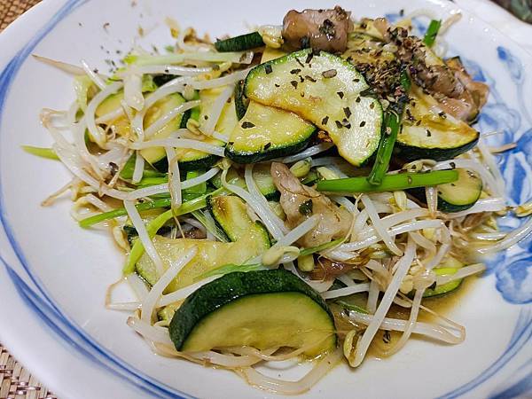 我現在不會覺得我做料理很厲害,我就只是覺得在做!我想平常想做