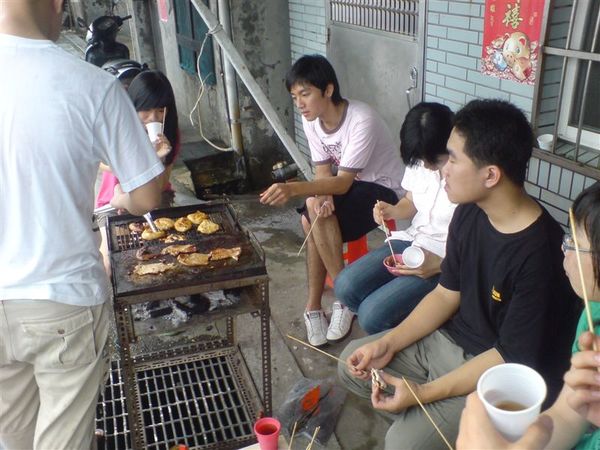 基隆一日遊-朋友在一起烤肉