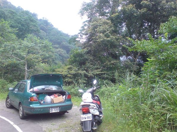 到了採集地點 停車.休息..