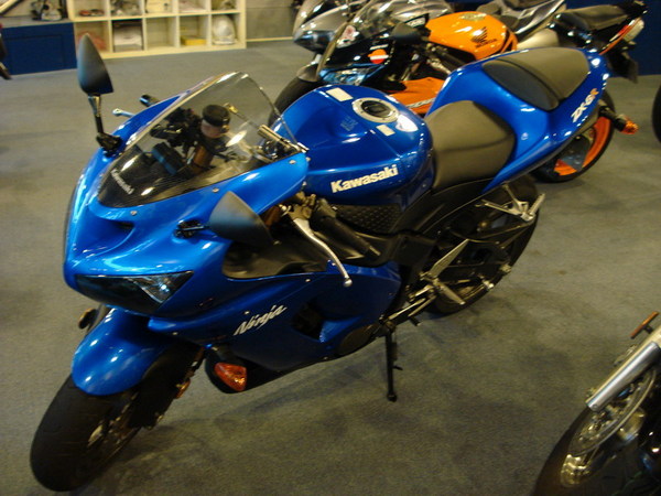 KAWASAKI-ZX6R.jpg