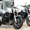 SUZUKI-GSR600.jpg