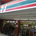 在7-11休息.JPG