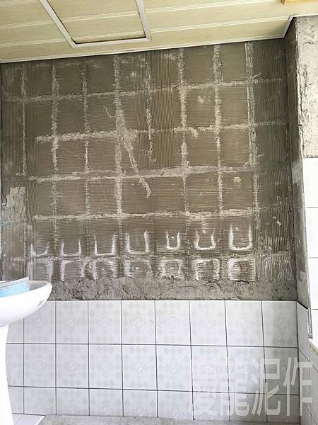 浴室磁磚裂痕如何補救.jpg 浴室磁磚裂痕如何補救.jpg