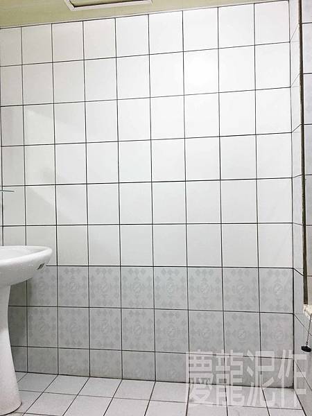 浴室磁磚裂痕如何補救.jpg 浴室磁磚裂痕如何補救.jpg