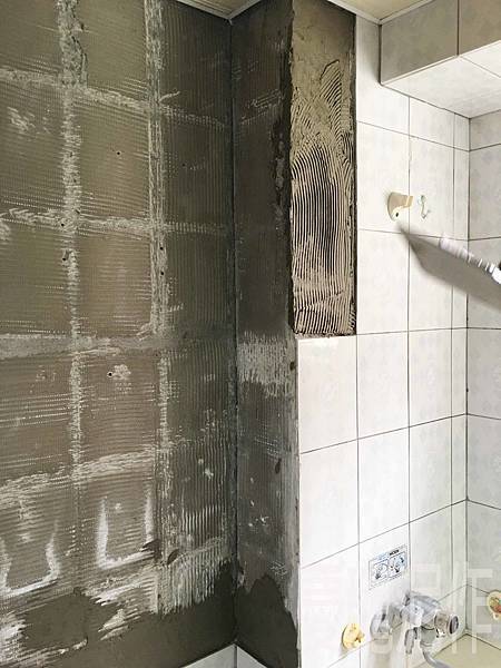 浴室磁磚裂痕如何補救.jpg 浴室磁磚裂痕如何補救.jpg