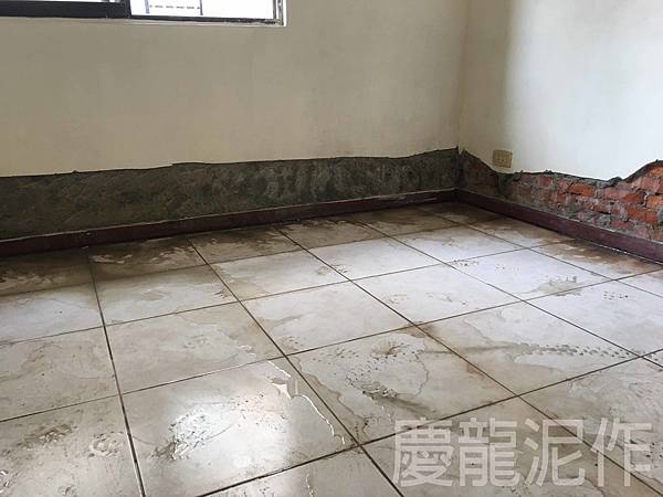 臥室潮濕壁癌處理 1.jpg