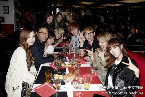 snsd fx smtown family in china.jpg