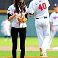 f(x) Krystal Opening Pitch (12)