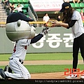 f(x) Krystal Opening Pitch (6)