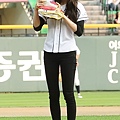 f(x) Krystal Opening Pitch (7)