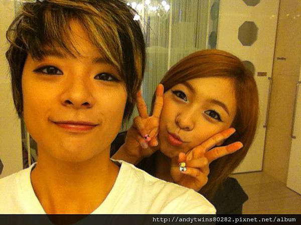 f(x) amber luna cute selca picture