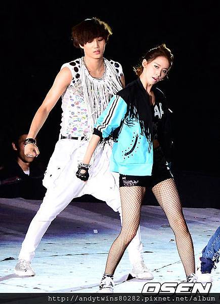 snsd smtown concert seoul pictures (18)