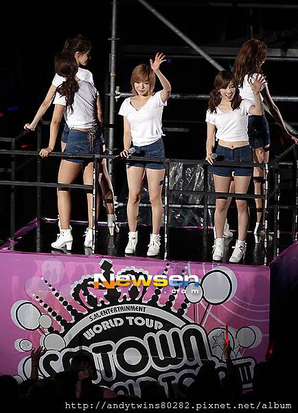 snsd smtown concert in seoul august 2012 (33)