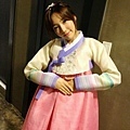 snsd taeyeon wearing hanbok 2012 (2)