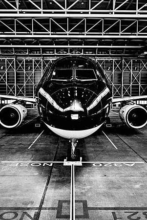 日本星悅航空10月底飛台 黑白機艙走精品風 02.jpg