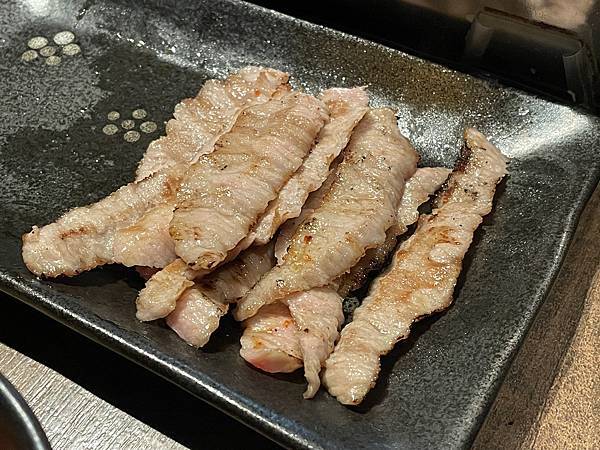 [食記]台北.信義 肉得慌燒肉餐酒館 當月壽星快來這裡！入會