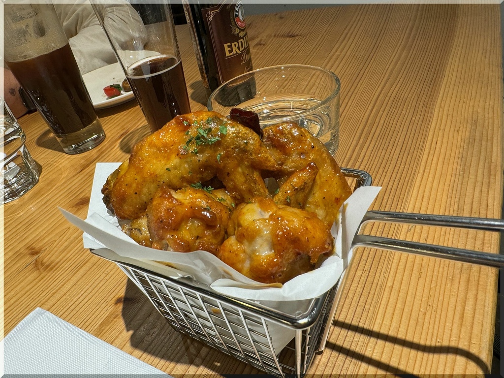 《台北。食記》ConfitRemi 黑米義式餐廳 X 漫步 